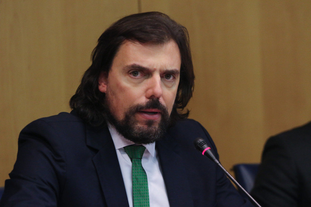 Πέτρος Παππάς: όταν η πολιτική πρόβλεψη συναντά την επιστημονική φαντασία