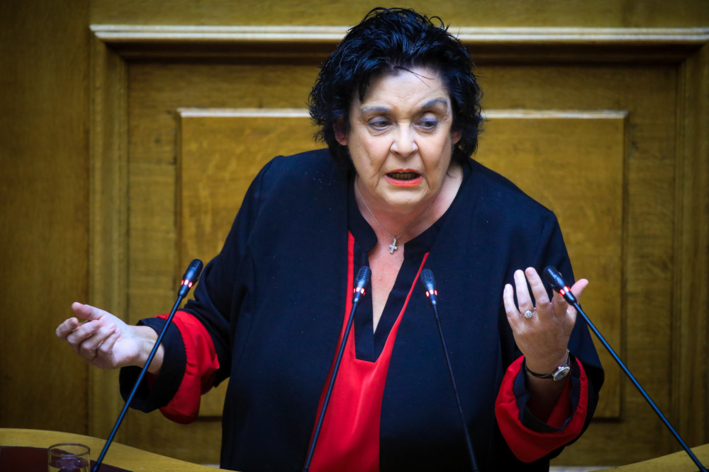 Λιάνα Κανέλλη για Γιώργο Μυλωνάκη: Καταλαβαίνω τι είναι να πάθεις εγκεφαλικό  από... κακοήθη μανταλάκια - Αναφορά στην τοξικότητα στην πολιτική (video)