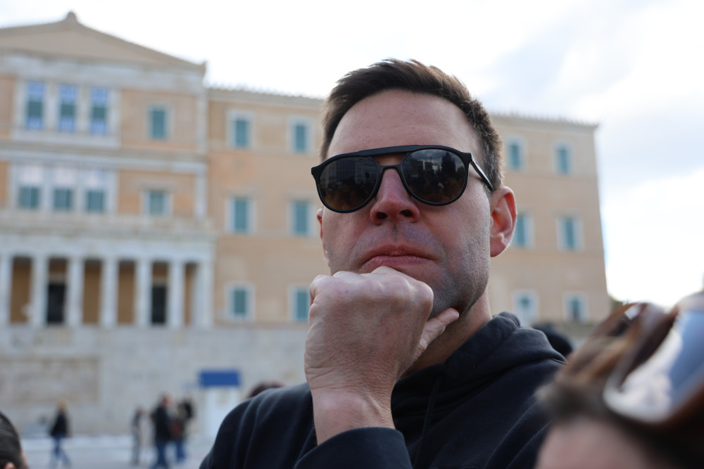 Σφαγή μεταξύ υποστηρικτών ΣΥΡΙΖΑ-Κασσελάκη: οι «στρατοί» τους και τα trolls αλληλοσπαράσσονται