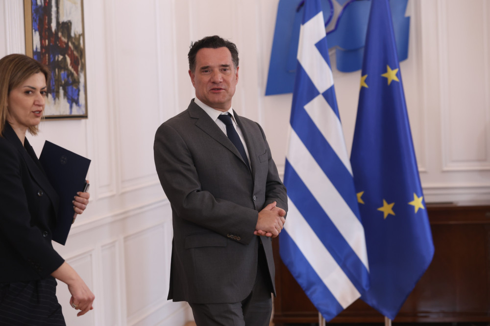 Ο Άδωνις, η Ευρωπαϊκή Εισαγγελία και ο… κουβάς των δήθεν τιμητών της Δικαιοσύνης
