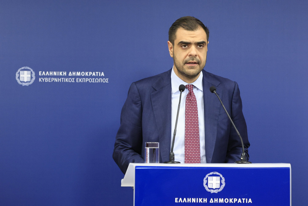 Παύλος Μαρινάκης: Γυρίζουμε πίσω τα χρήματα στην κοινωνία - Οι δικαιούχοι των νέων μέτρων (video)