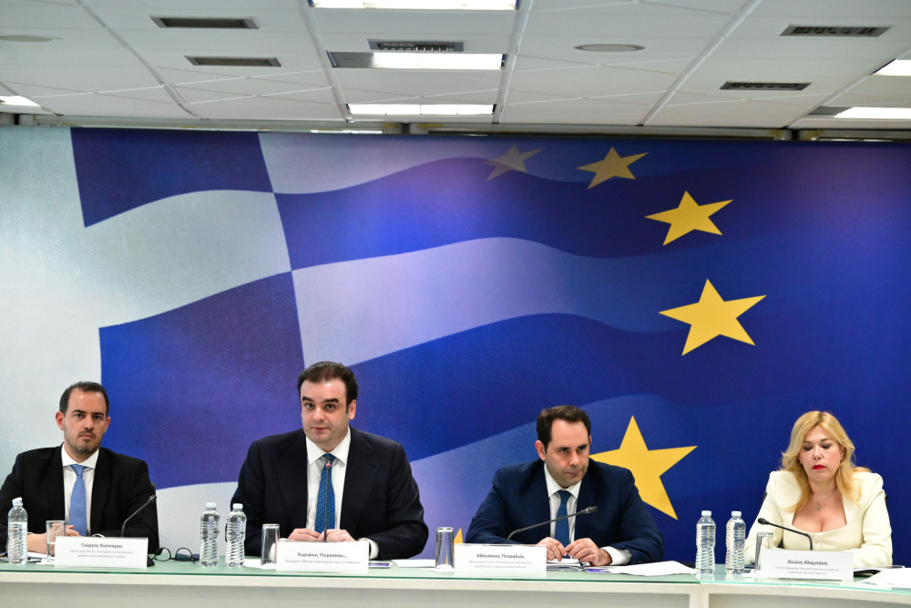 Η εξειδίκευση των νέων μέτρων: Στα 300 ευρώ η στήριξη συνταξιούχων κάθε Νοέμβριο