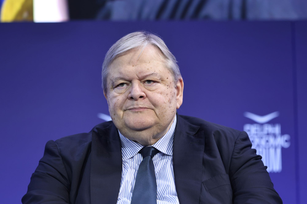 «Νόμοι» Βενιζέλου: Από τους... αριθµούς του Άκη, στα χρέη των ΠΑΕ, στον τυποκτόνο νόμο και πάει λέγοντας