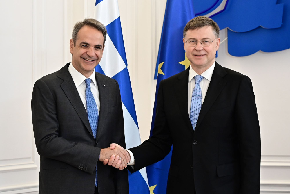 Έπαινοι Ντομπρόβσκις για Ελλάδα: Εντυπωσιακά αποτελέσματα σε μεταρρυθμίσεις, χρέος, ανεργία