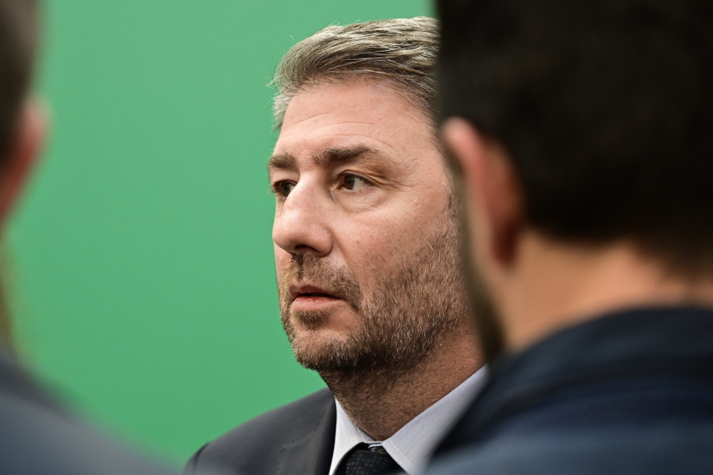 Πώς ο Ανδρουλάκης γίνεται Τσίπρας: η Καισαριανή, η τοξικότητα, οι υποσχέσεις και οι γυρολόγοι