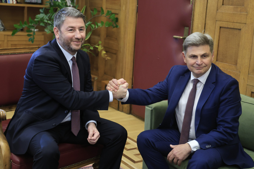 Νίκος Φαραντούρης: νέα μεταγραφή «αεροδρομίου» για το ΠΑΣΟΚ και στο… βάθος Τζάκρη