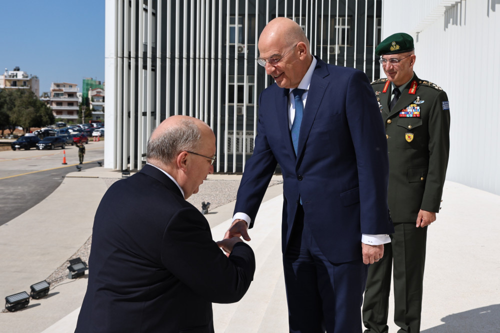 Νίκος Δένδιας: συνάντηση με τον Ευρωπαίο Επίτροπο για την άμυνα και το διάστημα