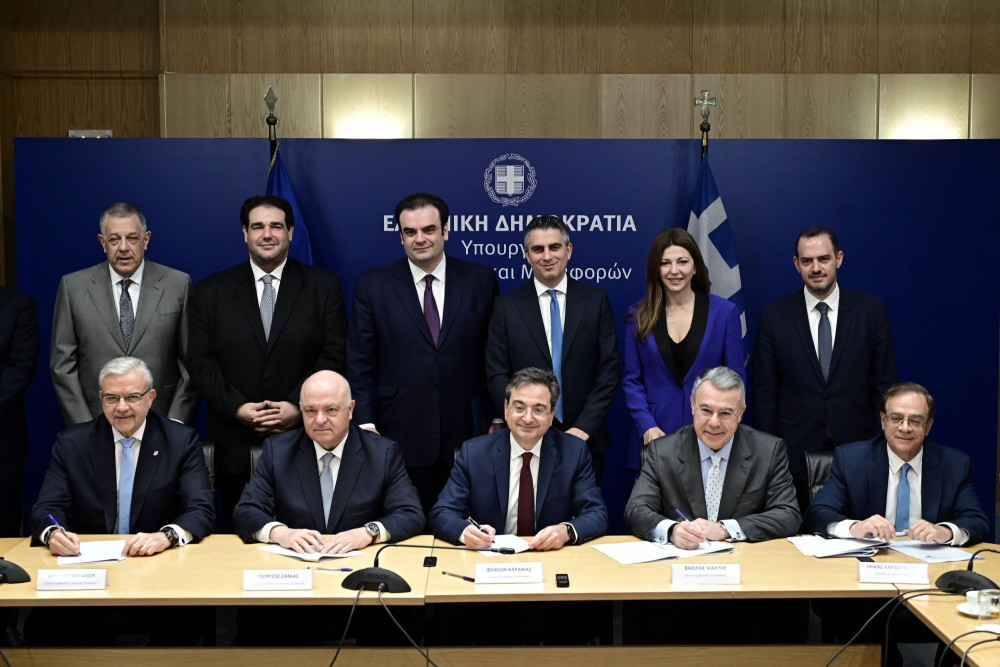 «Μαριέττα Γιαννάκου»: δωρεά 100 εκατ. από τράπεζες για την ανακαίνιση 238 σχολείων (video)