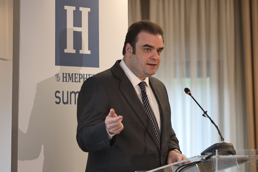 Κυριάκος Πιερρακάκης: Συμπληρωματικός προϋπολογισμός 800 εκατ. - Και σε χήρες άνω των 60 ετών τα 300 ευρώ