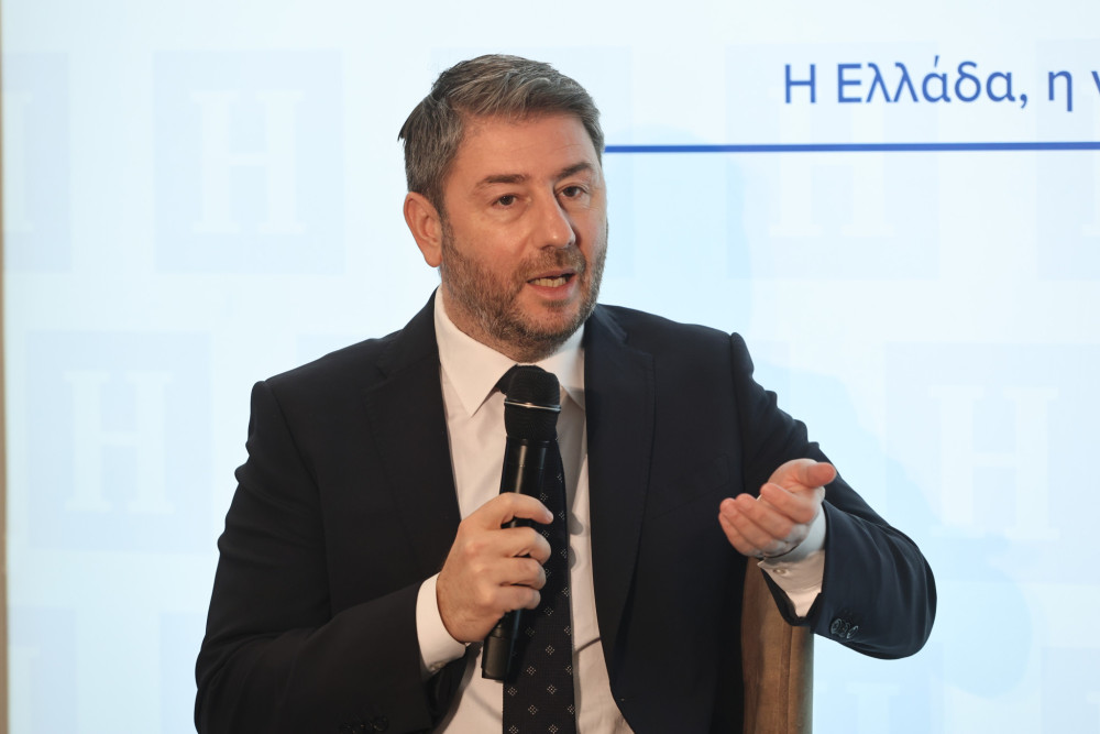 4ήμερη εργασία από τον Ανδρουλάκη: «Λιγότερο burnout», περισσότερα ερωτήματα