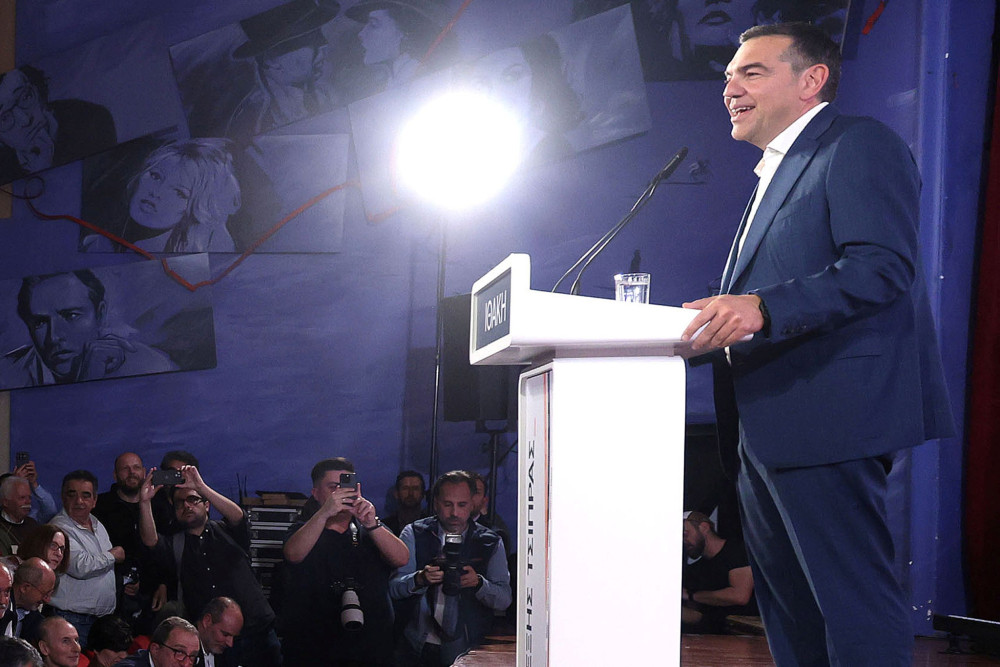 Ο Τσίπρας, η... σκιά του και οι σκελετοί στην ντουλάπα