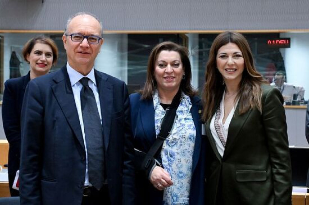Σοφία Ζαχαράκη: Η Ελλάδα θέτει αυστηρό πλαίσιο για χρήση της Τεχνητής Νοημοσύνης στα σχολεία