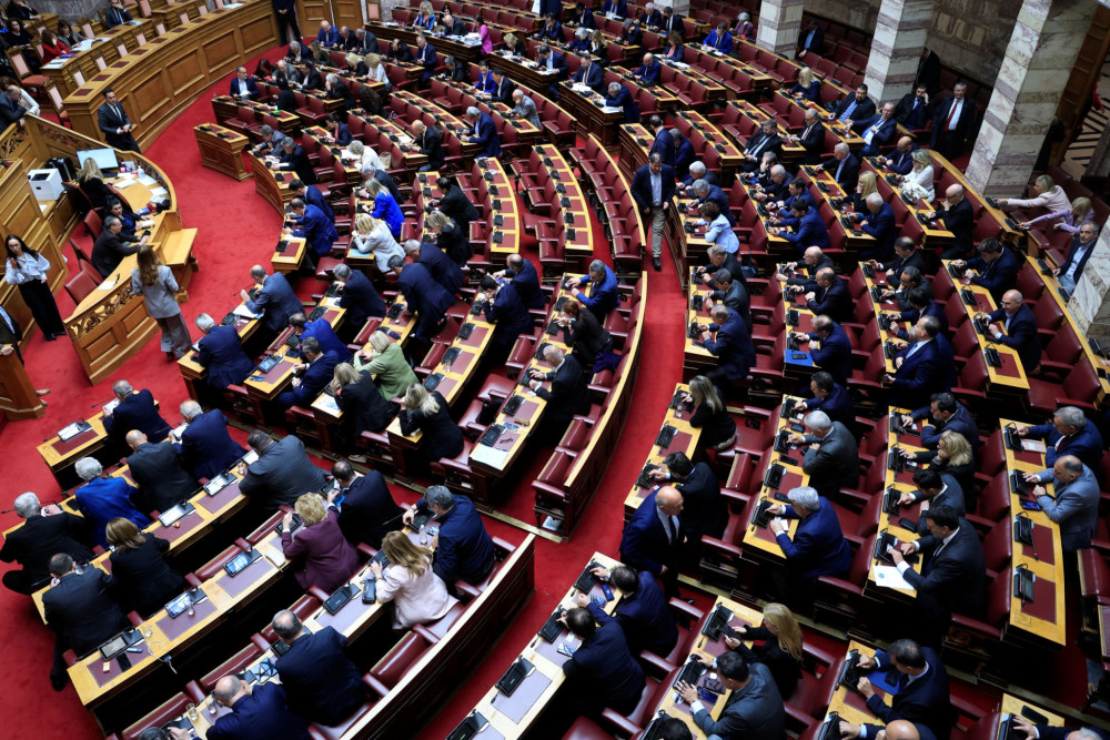 Οι άρσεις ασυλίας, η ψηφοφορία και ο… κουβάς: τα όμορφα σενάρια όμορφα καίγονται