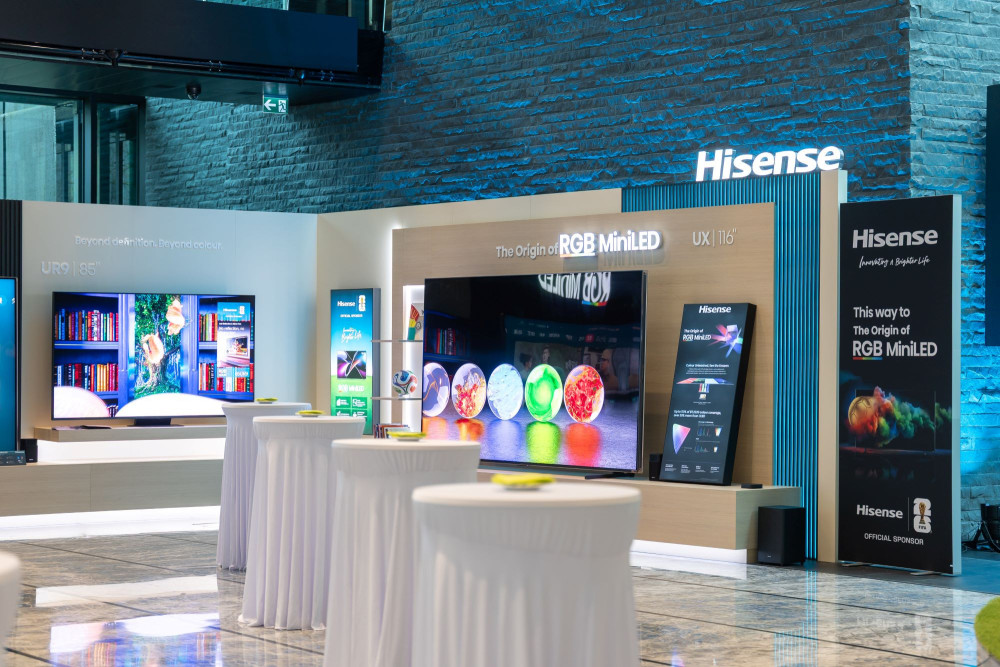 Η Hisense παρουσιάζει τη σειρά τηλεοράσεων RGB MiniLED 2026 στα γραφεία της FIFA