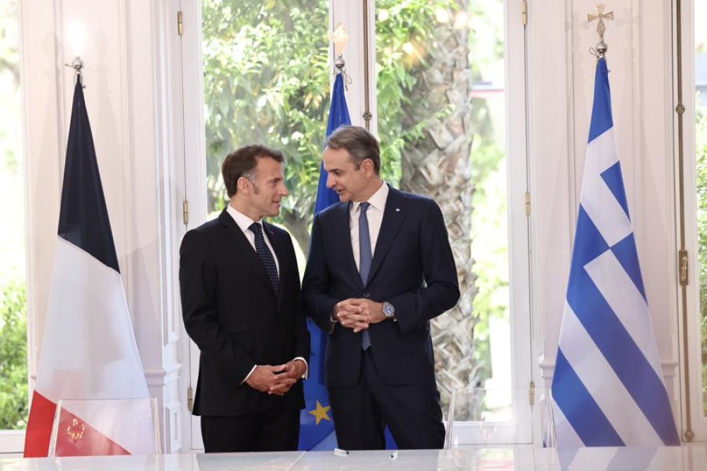 Ο γαλλικός Τύπος σχολιάζει τη συμφωνία - Εξαιρετικά στενές οι σχέσεις των δύο χωρών