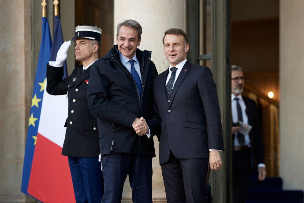 H επίσκεψη Μακρόν στην Αθήνα κυριαρχεί στα γαλλικά ΜΜΕ