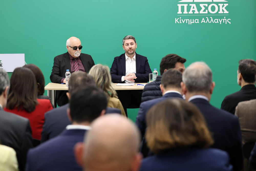 Η φτώχεια φέρνει γκρίνια στο ΠΑΣΟΚ: το κακό χωριό με τα λίγα σπίτια