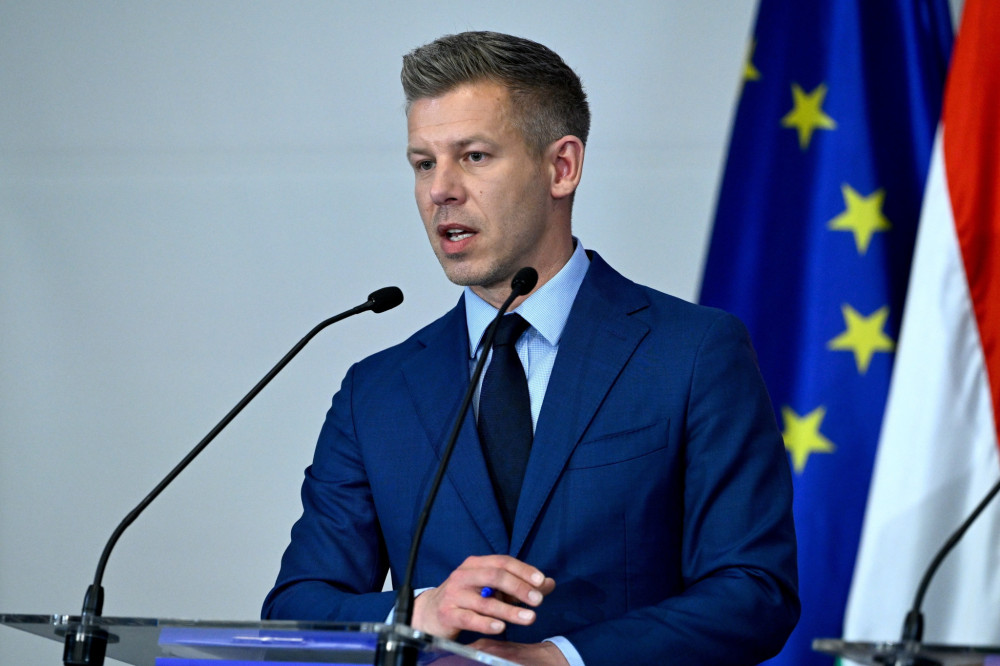 Στις Βρυξέλλες ο Πέτερ Μαγιάρ για τα ευρωπαϊκά κονδύλια (video)