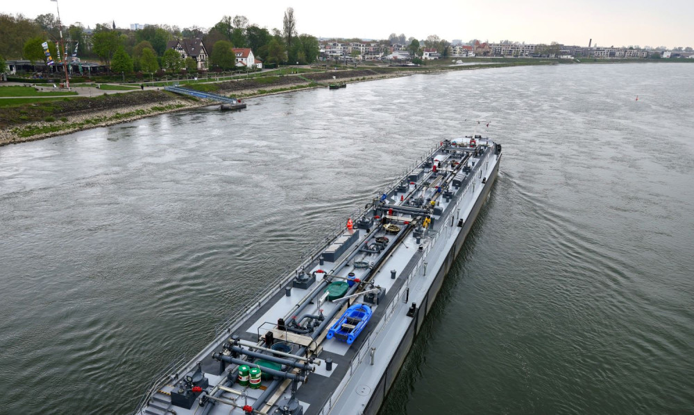 Χτυπήθηκε πλοίο ελληνικών συμφερόντων από τους Φρουρούς της Επανάστασης
