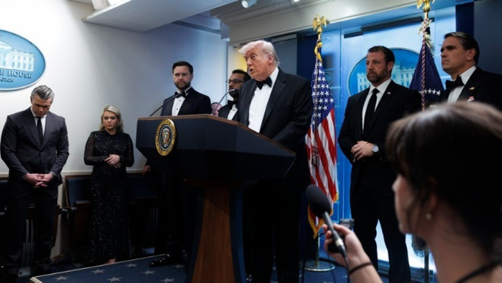 Πανικός στο δείπνο των ανταποκριτών του Λευκού Οίκου - Απομακρύνθηκε ο Τραμπ, συνελήφθη ο δράστης (video)