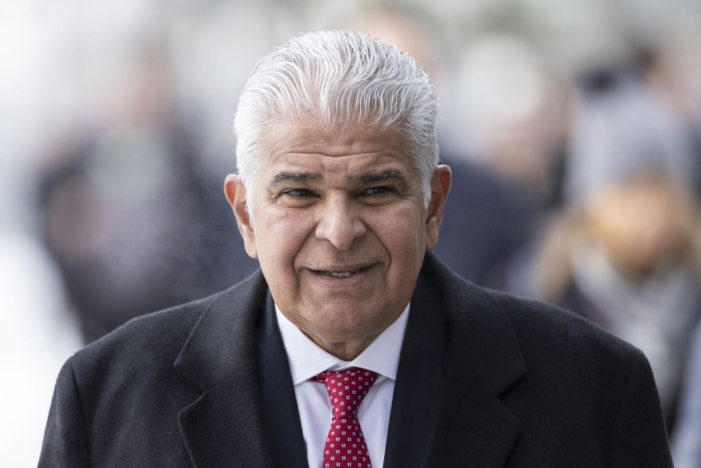 Στην Ελλάδα ο ΠτΔ Παναμά μετά από πρόσκληση Τασούλα