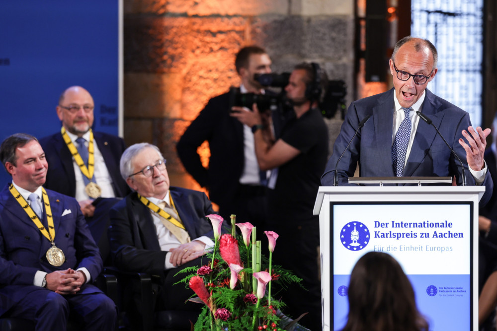 Έπαινοι Μερτς στον Κυριάκο Μητσοτάκη: «Συγχαρητήρια - Η χώρα στέκεται πλέον στις δικές της δυνάμεις»