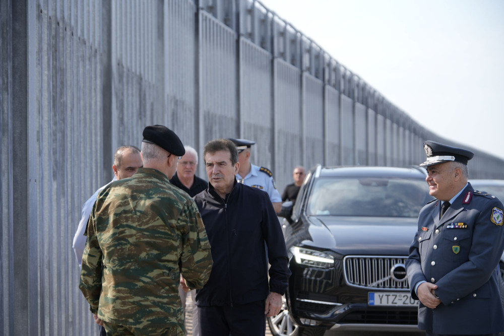 Συνεχίζεται η κατασκευή του φράχτη στον Έβρο - Μιχάλης Χρυσοχοΐδης: Στόχος όλη η μεθόριος να είναι οχυρωμένη