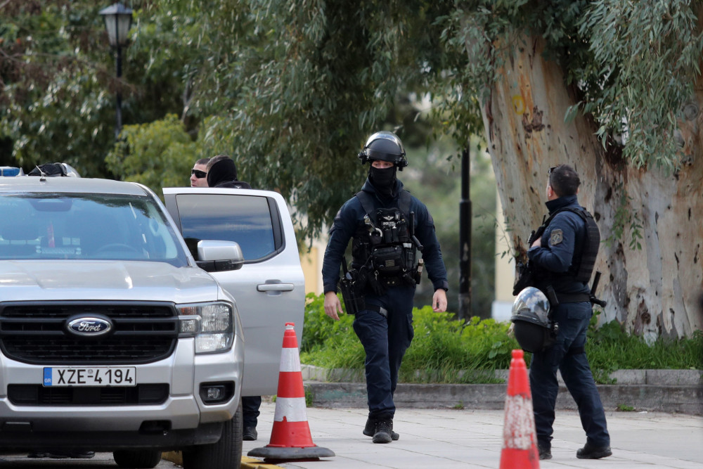 Κρήτη: μεγάλη επιχείρηση της ΕΛΑΣ για ναρκωτικά, όπλα και ΟΠΕΚΕΠΕ - 15 προσαγωγές