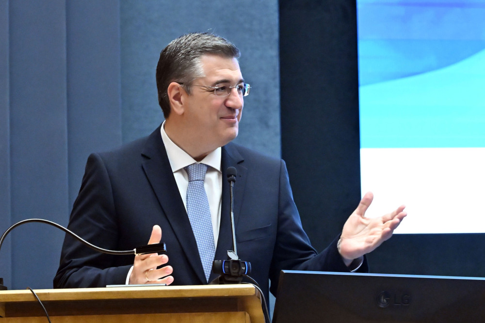 Απόστολος Τζιτζικώστας: «Όλα είναι στο τραπέζι για τη στήριξη της ευρωπαϊκής οικονομίας»