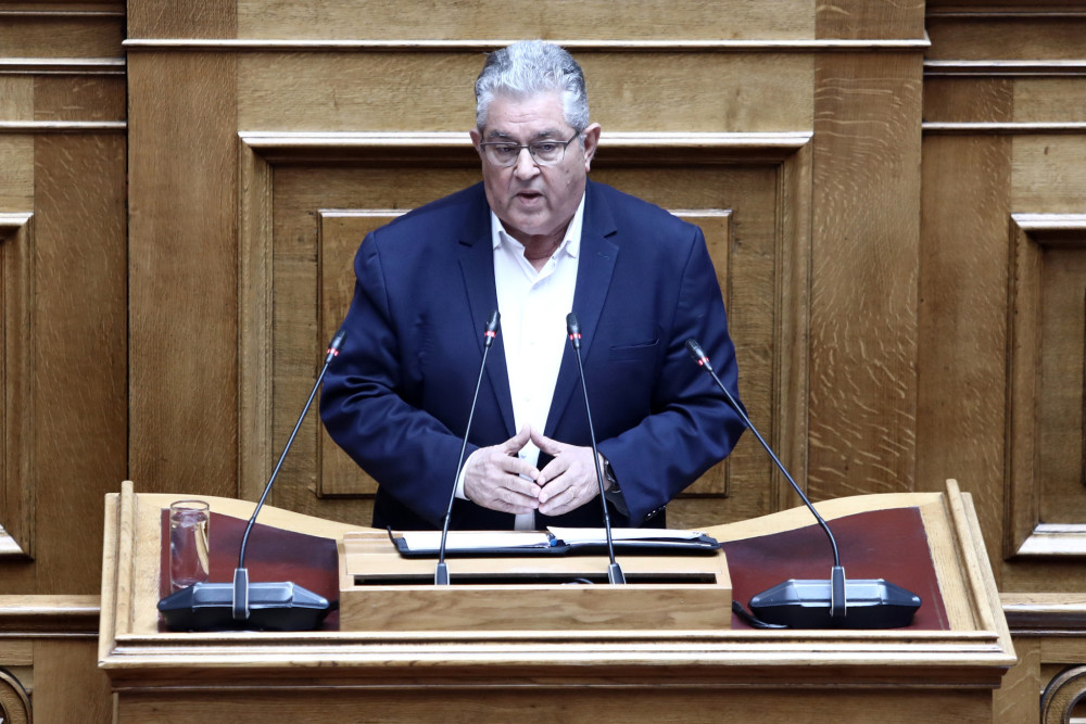 Αιχμηρός Δημήτρης Κουτσούμπας για τα νέα κόμματα Αλέξη Τσίπρα-Μαρίας Καρυστιανού: «Κλοτσοπατινάδα» και «πολιτικό σουλάτσο»