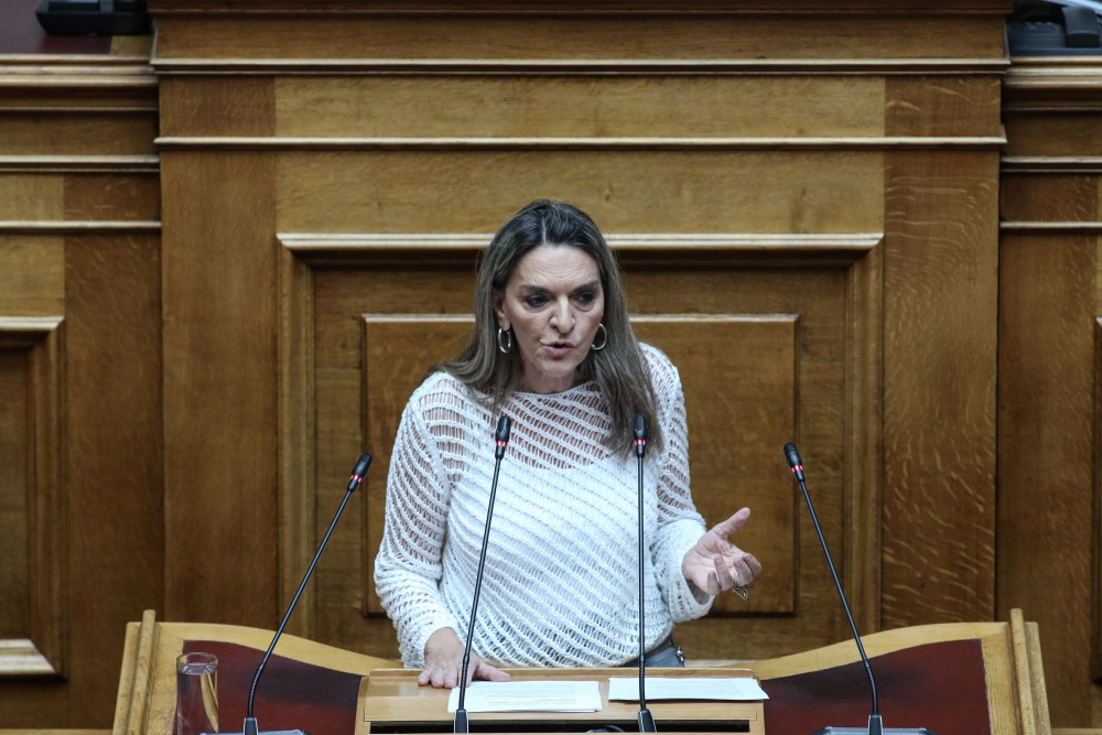 Πέτη Πέρκα κατά Αλέξη Τσίπρα: Κάνει το αρχηγικό κόμμα που ήθελε από το 2019 (video)