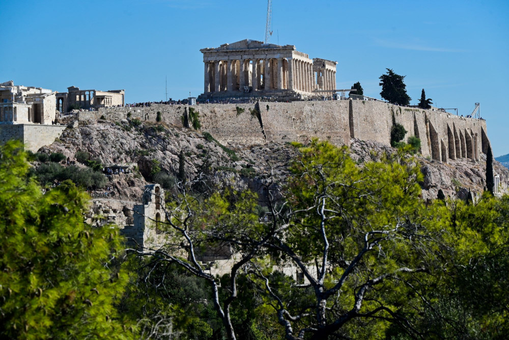 Πρώτα η πατρίδα, μετά το κόμμα