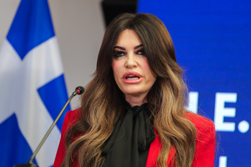 Στα Χανιά η Κίμπερλι Γκιλφόιλ: επισκέφτηκε τη βάση της Σούδας