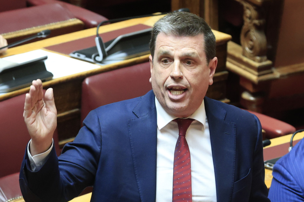 Δημήτρης Καιρίδης κατά Τσίπρα και ΠΑΣΟΚ: Προσωποπαγές κόμμα και αντιφάσεις στην αντιπολίτευση
