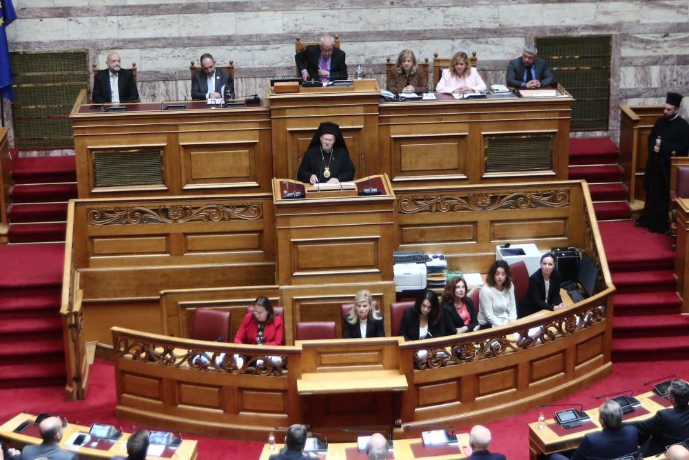 Xάρης Κατσιβαρδάς στο «Μανιφέστο»: Η ιστορική ομιλία του οικουμενικού πατριάρχου στη Βουλή