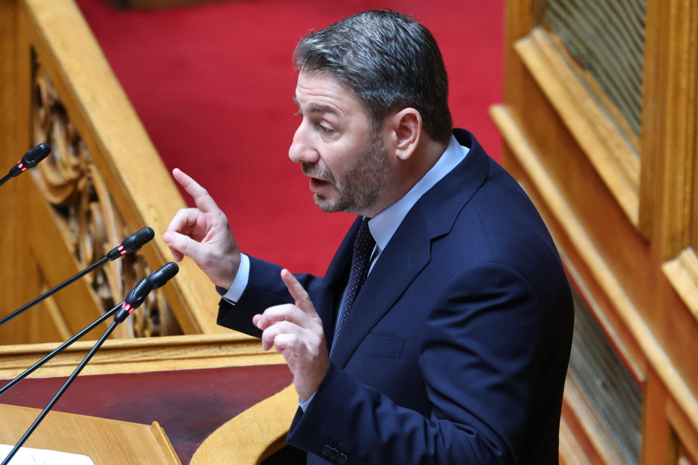 Ο Ανδρουλάκης παίζει τα ρέστα του: εξετάζει πρόταση μομφής με το βλέμμα στον Τσίπρα