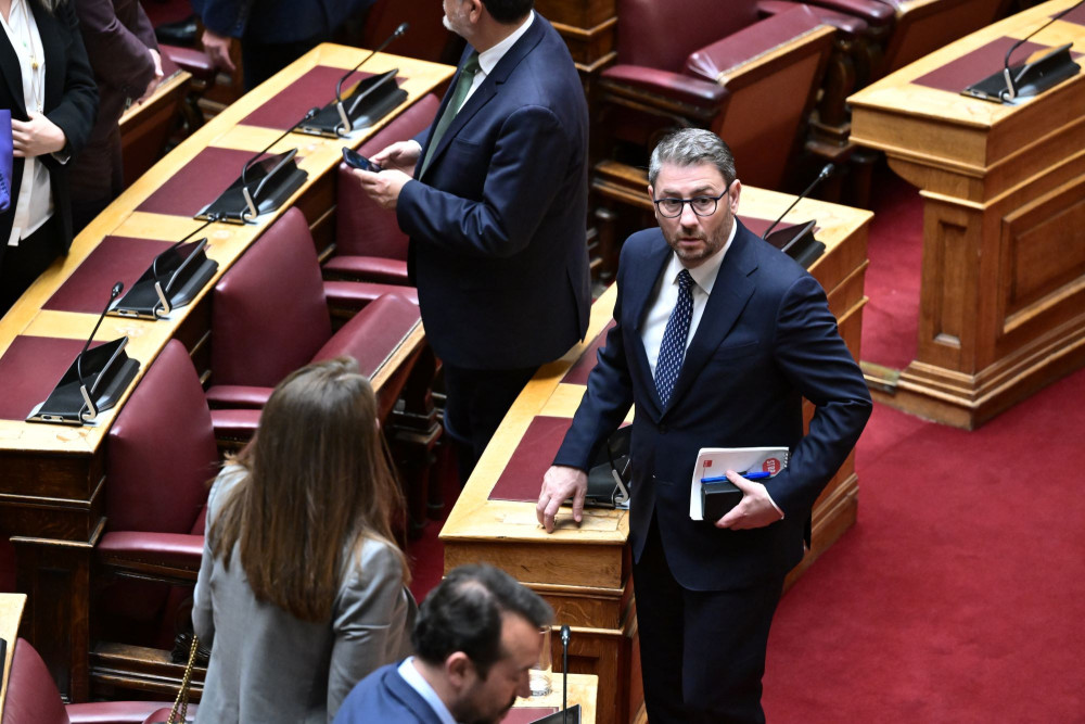 Ο Ανδρουλάκης αμφισβητεί τις δημοσκοπήσεις: στα χνάρια του Αλέξη, πυροβολεί τον… ταχυδρόμο