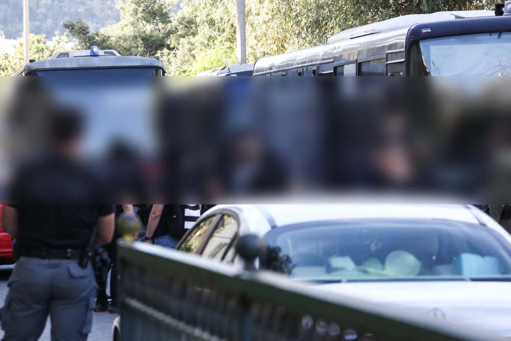 Ένταση στα δικαστήρια: Επεισόδια μετά τις προφυλακίσεις για τη ληστεία στην Κάτω Τιθορέα