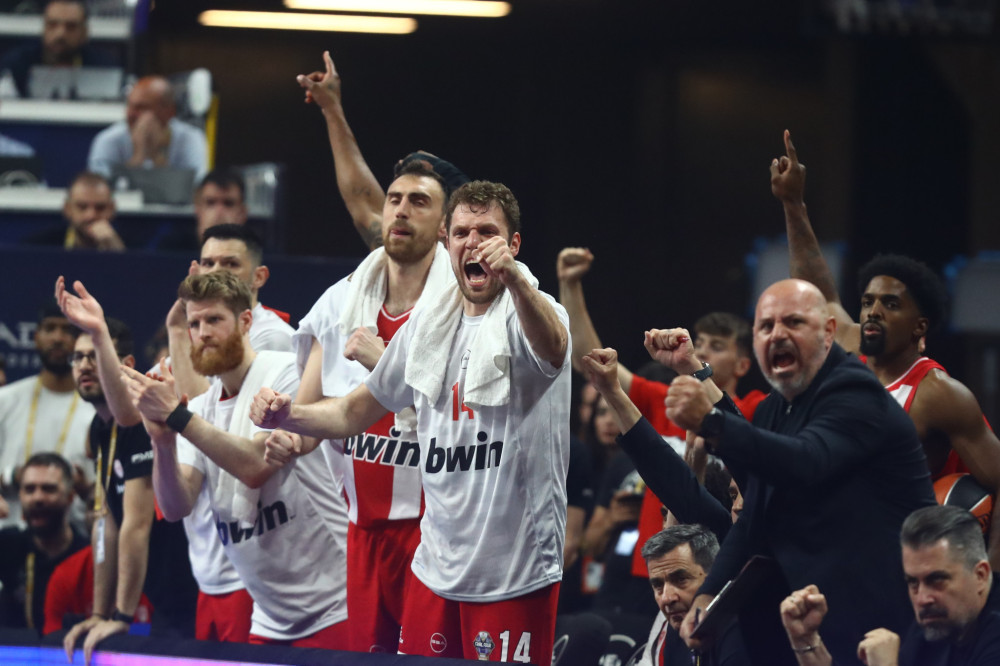 Final Four: μαγικό πρώτο ημίχρονο για τον Ολυμπιακό - Πάει ολαταχώς για τελικό