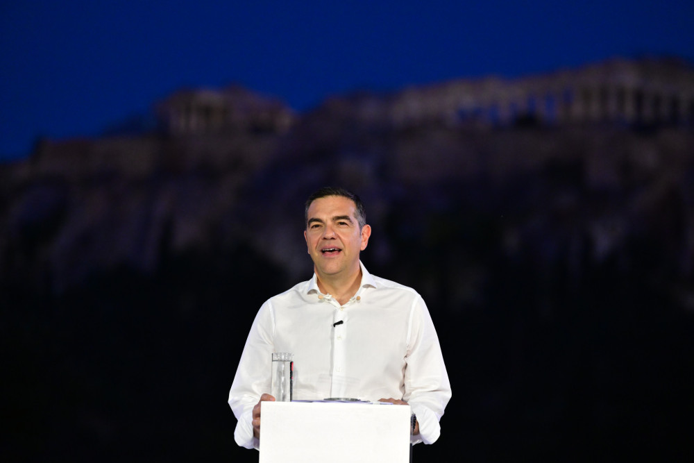 Σφοδρή επίθεση ΠΑΣΟΚ σε Αλέξη Τσίπρα: Έρχεται αγκαλιά με τα συμφέροντα και τη διαπλοκή