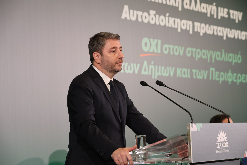Σε πανικό ο Ανδρουλάκης: τώρα του φταίνε οι δημοσκοπήσεις για τα χάλια του ΠΑΣΟΚ