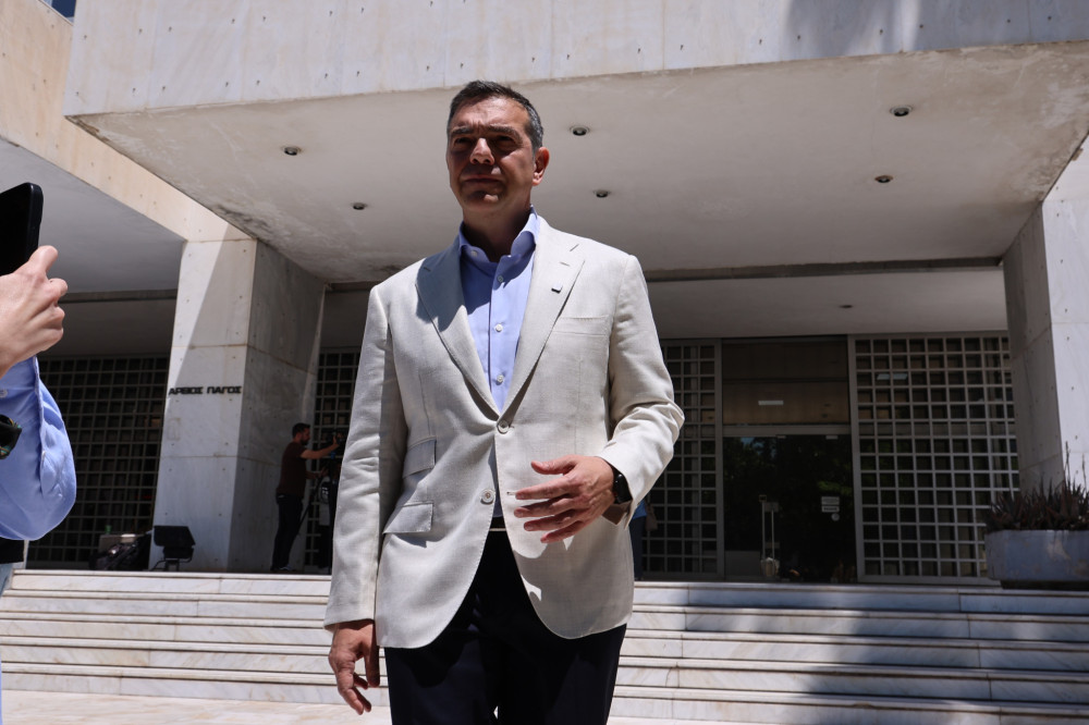 Κεντροαριστερό χάος χωρίς φρένα: ΠΑΣΟΚ, ΕΛΑΣ και Νέα Αριστερά ψάχνουν αρχηγό, πυξίδα και αφήγημα (video)