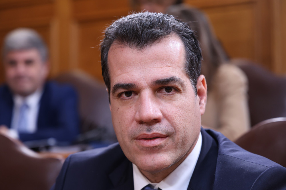 Θάνος Πλεύρης: «Σκληρή γραμμή» για το νέο Σύμφωνο Μετανάστευσης της ΕΕ – Επιστροφές, κράτηση και ριζικές αλλαγές στο άσυλο