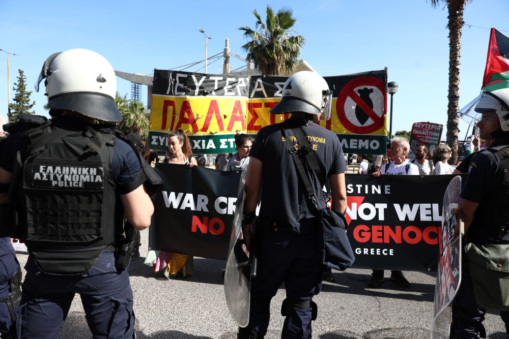 Ένταση στον Πειραιά για το ισραηλινό κρουαζιερόπλοιο «Crown Iris»
