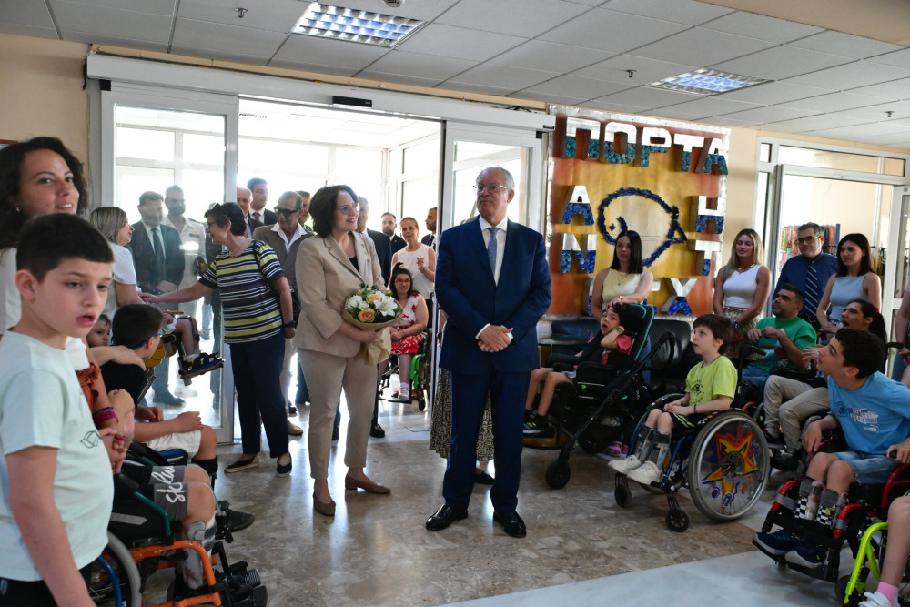 Επίσκεψη Κωνσταντίνου Τασούλα στην Εταιρεία Προστασίας Σπαστικών «Πόρτα Ανοιχτή»