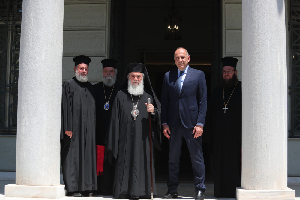 Ο Γιώργος Γεραπετρίτης συναντήθηκε με τον πατριάρχη Ιερουσαλήμ και πάσης Παλαιστίνης Θεόφιλο Γ' (photos)
