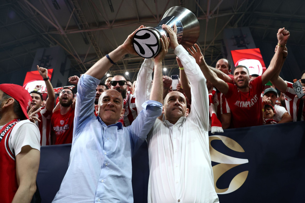 Euroleague: Πανηγυρίζει ο Πειραιάς και όλη η Ελλάδα για την επιτυχία του Ολυμπιακού