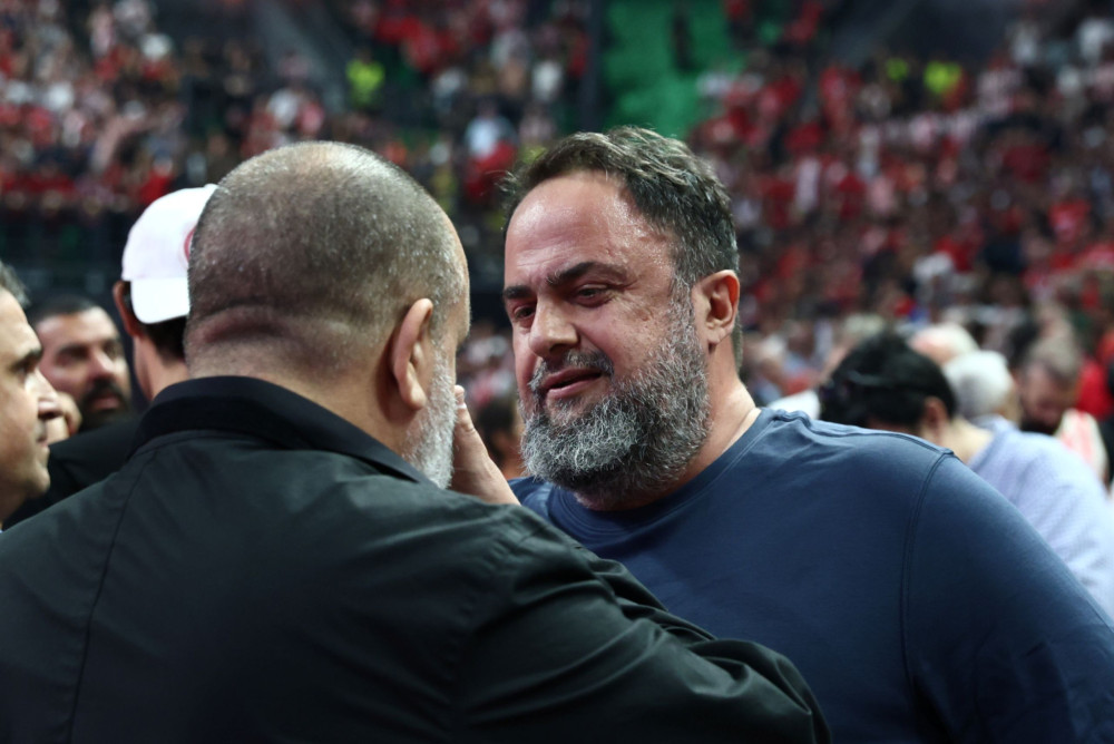 Έτσι ξεκίνησε το επεισόδιο Μαρινάκη-Δημητριάδη: χαστούκι και απρόκλητη επίθεση από τον πρόεδρο της ΠΑΕ Ολυμπιακός!