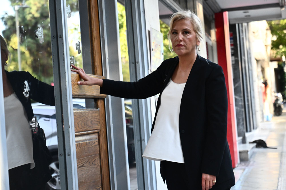 Ρένα Δούρου: Μας πετάτε στα σκυλιά όλους και δεν μας πρέπει