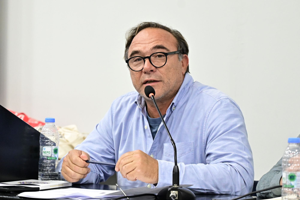 Πέτρος Κόκκαλης: αφού παραιτήθηκε από το...δικό του κόμμα, τώρα συζητάει με τον Αλέξη Τσίπρα